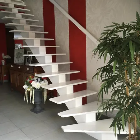 Bed & Breakfast Les Jardins D Isaac Quadruples Le Mans